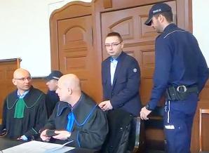 Matka nauczyciela, skazanego wczoraj na 3,5 roku więzienia: Szybki sąd, szybkie skazanie, bo nie ma dowodów a sukces musi być! Dlaczego sędzia dodał 1,5 roku więcej więzienia, niż chciał prourator? By zachować twarz w sprawie, w której nie ma dowodów?