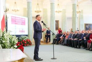 Prezydent wręczył 22 firmom tytuł: Pracodawca Przyjazny Pracownikom