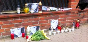 [VIDEO] Zapalmy Znicz Dla Magdy Żuk Pod Hasłem Nigdy Więcej - pokojowa akcja pod Ambasadą Egiptu w Warszawie