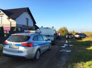 [VIDEO] Ekipa Rutkowskiego pomogła odzyskać wczoraj 2 dzieci ukrywanych w Gdańsku przed matką przez mściwego ojca. Policja, którą ojciec chciał wykorzystać do pomocy, zezwoliła na wyjazd matki i dzieci w asyście radiowozu Rutkowskiego