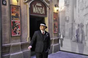 [VIDEO] Raper Przemysław 4P Majewski na 100-lecie odzyskania niepodległości. Wkrótce płyta „Międzywojenna nuta” 