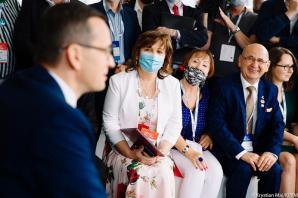 Premier podczas Forum Wizja Rozwoju: pierwsze kilka miesięcy pokazały, że potrafimy sobie radzić z problemami gospodarczymi w dobie epidemii lepiej od innych