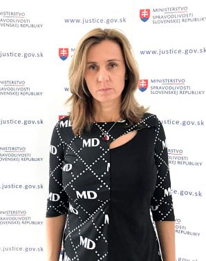 [VIDEO] The Ministry of Justice in Bratislava promised today quick help in issuing an international arrest warrant for the Slovak scientist Sławomir H., who is illegally detaining a 5-year-old girl in Moscow