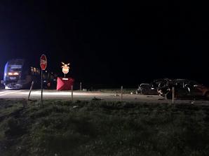 Zderzenie samochodu z pociągiem na DW667. Nie żyje 17-latek