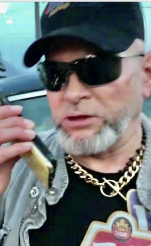 [VIDEO] Szydzi z Policji w Radzyminie i Sądu w Wołominie porywacz 2 dzieci! Czy Komendant Policji w Radzyminie Paweł Piórkowski i Prezes Sądu Rejonowego w Wołominie Mariusz Matusiak boją się Daniela W., bo trenuje sporty walki? Rutkowski się nie boi!