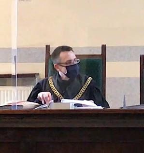  [VIDEO] Widział przestępstwo pod przedszkolem w Częstochowie, czy je wymyślił? Czy Tomasz F.  fałszywie zaangażował Policję, Prokuraturę i Sąd przeciwko matce własnego dziecka?