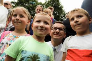 [VIDEO] Premier na pikniku rodzinnym w Kaliszu: Dzieci są przyszłością narodu
