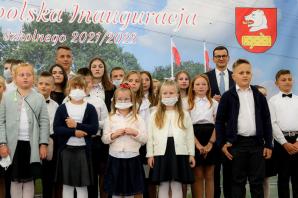 [VIDEO] Premier: oby już nigdy żadna pandemia nie zakłócała normalnego toku funkcjonowania szkoły