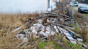 [VIDEO] Nielegalne składowisko śmieci na środku osiedla w podwrocławskim Smolcu! Zagrożenie zdrowia i życia a służby bezradne!