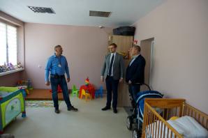 Domy dla matek z dziećmi – nowe rozwiązanie reformy przepisów o nieletnich