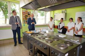 Domy dla matek z dziećmi – nowe rozwiązanie reformy przepisów o nieletnich