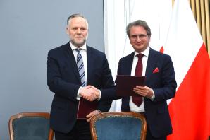 Biznes i nauka łączą siły przy budowie małego atomu