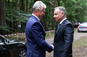 [VIDEO] Hołd dla litewskich lotników w 90. rocznicę katastrofy pod Pszczelnikiem