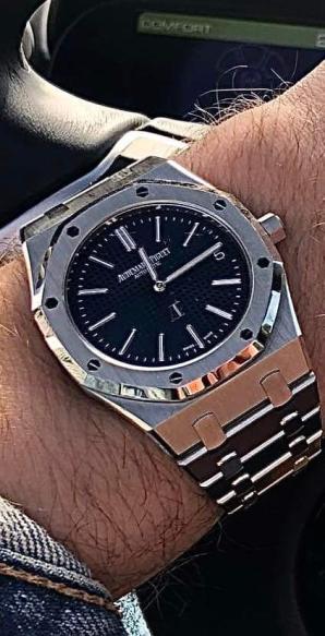 [VIDEO] Kradzież zegarka wartego 300 000 zł w Warszawie! Rozpoznajesz sprawcę? Dzwoń na numer alarmowy Biura Rutkowski 600 007 007 !