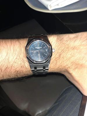 [VIDEO] Kradzież zegarka wartego 300 000 zł w Warszawie! Rozpoznajesz sprawcę? Dzwoń na numer alarmowy Biura Rutkowski 600 007 007 !