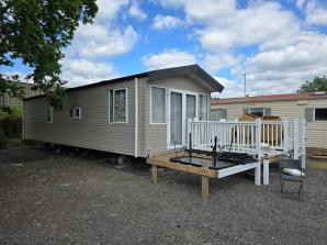 [VIDEO] Caravan mieszkalny o wartości 50 tys. funtów należący do Polaków zniknął z działki obok lotniska Gatwick k. Londynu. Wiesz gdzie jest? Dzwoń na numer alarmowy Biura Rutkowski + 48 600 007 007 ! - cz.1