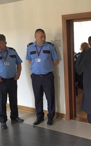 [VIDEO] Skandaliczny wyrok Sądu Okręgowego w Warszawie! Dziennikarze wyrzuceni z sali, dziecko zostaje z ojcem - porywaczem, a matka ma płacić!