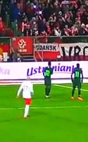Angielski sędzia nie uznał Polakom gola! Piłka wybita z bramki! Kontrowersyjna przegrana z Nigerią 0:1