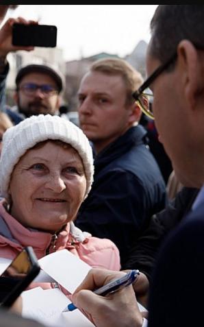 Premier Mateusz Morawiecki: Wiarygodności nie buduje się słowami tylko czynami