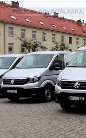 [VIDEO] Nowe radiowozy dla dolnośląskich Policjantów
