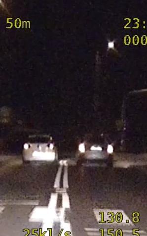25 punktów karnych, mandat oraz utrata prawa jazdy za prędkość – policjanci zatrzymali pirata drogowego