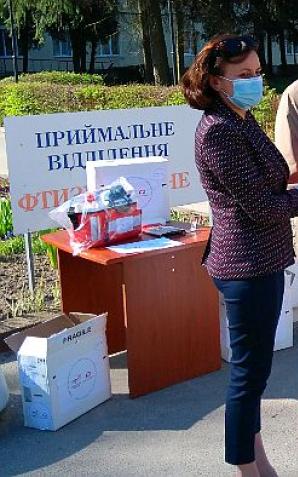 Polska przekazała sprzęt do walki z koronawirusem szpitalowi we Lwowie