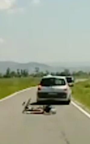 [VIDEO] Wariat doprowadził do wypadku dwójki rowerzystów - ratowników TOPR!