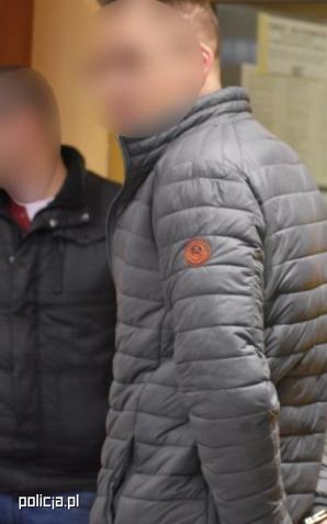 [VIDEO] Katowiccy policjanci rozbili zorganizowaną grupę przestępczą z Małopolski. Oszukali niemiecką firmę na kwotę prawie 2,5 mln zł.