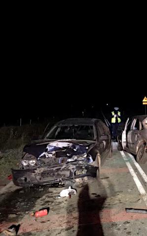 Zderzenie samochodu z pociągiem na DW667. Nie żyje 17-latek