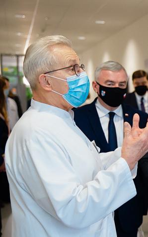 [VIDEO] Premier w Światowym Dniu Walki z Rakiem: Krajowa Sieć Onkologiczna ma poprawić jakość leczenia na wszystkich etapach