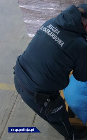 [VIDEO] Prawie 5 mln papierosów przejęte przez CBŚP i KAS