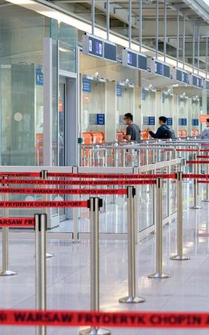 Krewki Gruzin i frenetyczny Włoch utemperowani na lotnisku