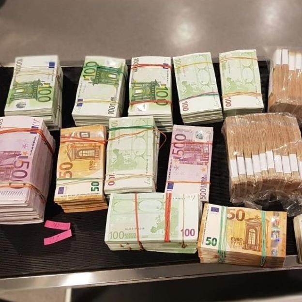 [VIDEO] Areszt dla podejrzanych o oszustwa i pranie pieniędzy. Kilkadziesiąt tysięcy poszkodowanych i straty sięgające 16 mln złotych