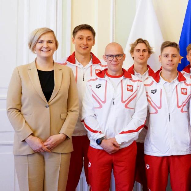 Minister Kamil Bortniczuk pogratulował medalistom Mistrzostw Europy w Kazaniu w pływaniu