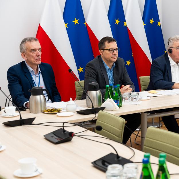 Minister rolnictwa i rozwoju wsi Czesław Siekierski odbył dzisiaj kolejne spotkanie online z ministrem polityki rolnej i żywności Ukrainy Mykołą Solskim