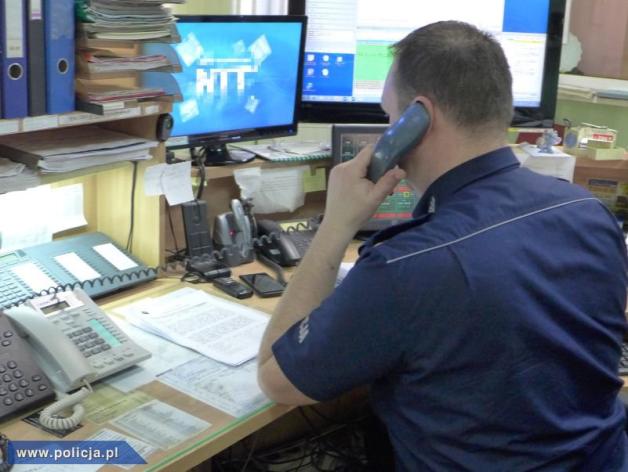 Policjanci uratowali życie przez telefon