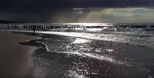 [VIDEO] MIELNO: Poczuj przyjemność morza spacerując wzdłuż niesamowitego wybrzeża