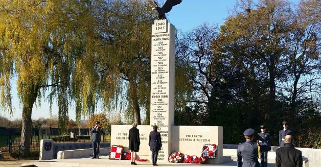 Londyn: Premier Beata Szydło oddała hołd bohaterom z Dywizjonu 303