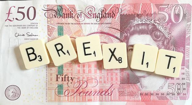 Ambasada w Londynie przekazuje Polakom informacje o ich prawach w związku z rozpoczynającym się w praktyce Brexitem