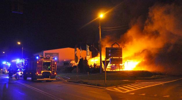[VIDEO] Pożar pod Koszalinem! Milionowe straty