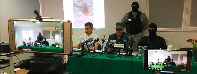 ВІДЕО] Кжиштоф Рутковські представляє портрет замовленого стрільця, який здійснив напад у місті Ломжа в суботу. Сьогодні на прес-конференції він офіційно встановив винагороду в розмірі 10 тисяч євро за допомогу у затриманні правопорушника!