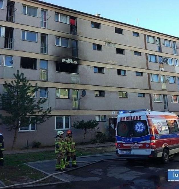 Ratowali ludzi z płonącego budynku