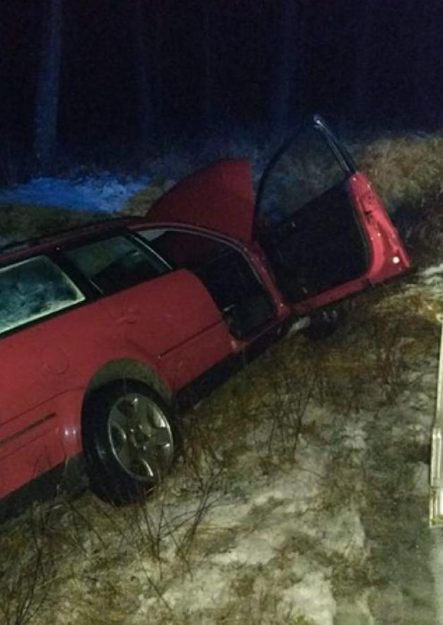 Lubuskie-Dolnośląskie: Pościg za narkomanem uciekającym skradzionym autem!
