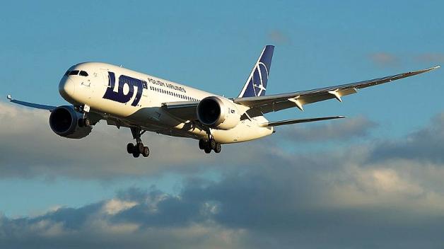 LOT zawiesza połączenia do Chin do 25 kwietnia 2020 r.