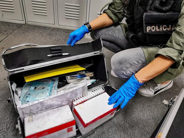 [VIDEO] Policjanci zatrzymali złodziei sprzętu medycznego o wartości blisko 200 tysięcy złotych