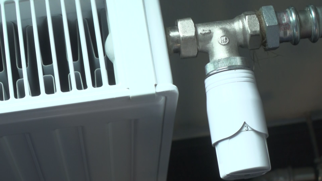 Polacy szukają sprzętów, które pozwolą zimą dogrzać mieszkanie. Koszt może jednak sięgnąć nawet 300 zł w skali miesiąca