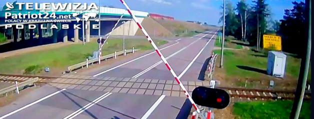 [VIDEO] Osobówką przetrącił szlaban na przejeździe w Kołakach Kościelnych!